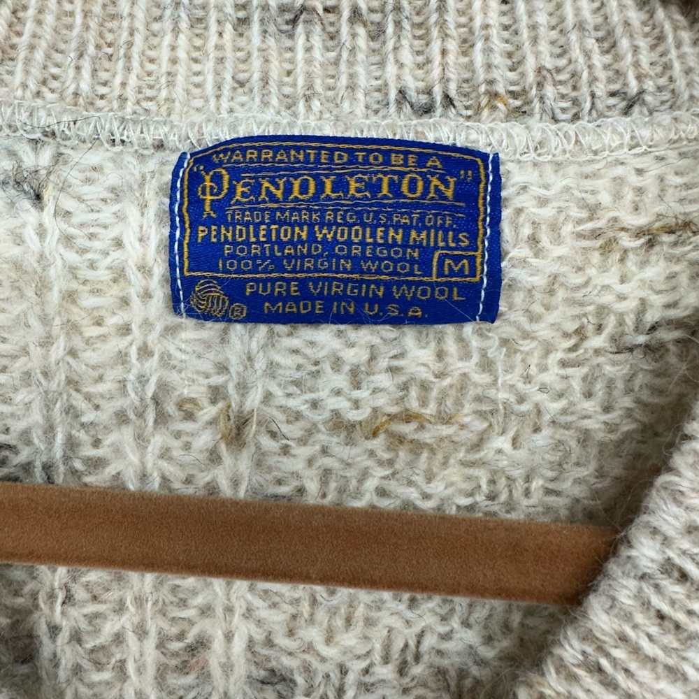 Vintage Pendelton Virgin Wool V Neck Sweater Beige Speckled Knit Mens Size M - Picture 3 of 5